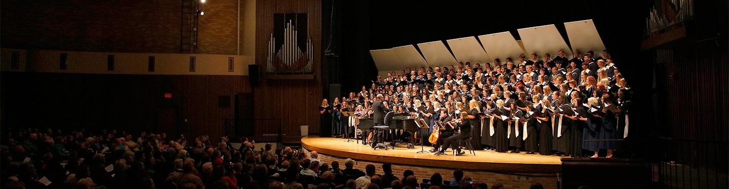 Choir 学生 Performing